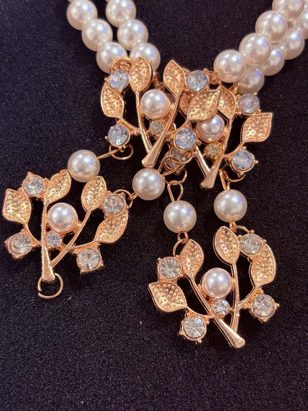 Faux Pearl Rhinestone Necklace - Picture 3 of 5